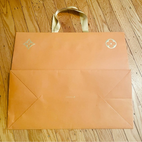 Louis Vuitton Large Paper Shopping Bag 19 x 10 x 16 Gold Handle Holiday Edition - Picture 7 of 7